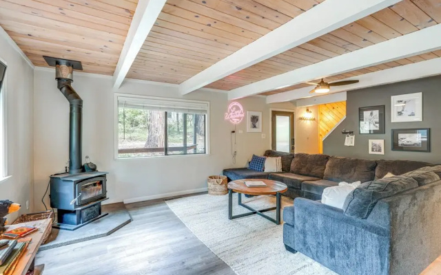 photo 5 of Family Cabin in Blue Lake Springs, Near Town!