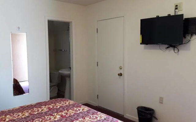 photo 2 of World Motel