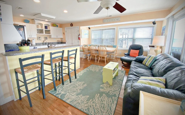 photo 5 of Wright Time Wright Place by Sea Scape Properties