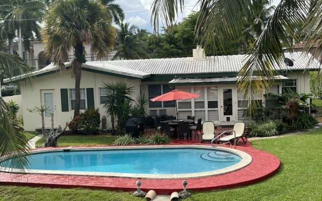 photo 5 of Wtrfrnt Pool Home Located In Million Dollar Nhbrhd 2 Bedroom Home by Redawning