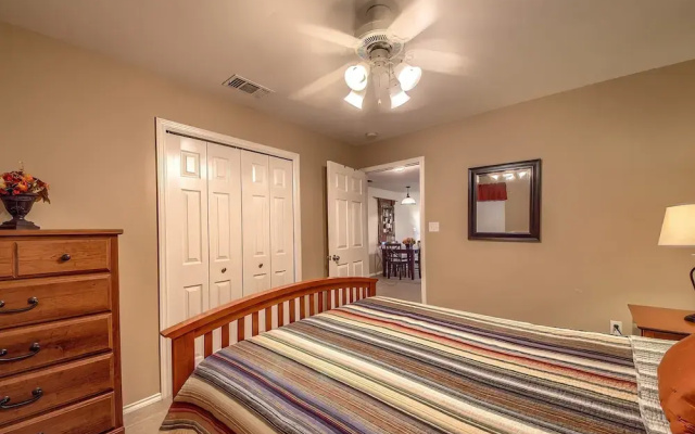 photo 3 of Ww E202 Schlitterbob Hideaway 3 Bedroom Condo by RedAwning