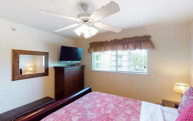 photo 5 of Ww I303 Guadalupe Paradise! 3 Bedroom Condo by RedAwning