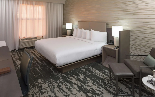 photo 4 of Doubletree By Hilton Boston Logan Airport Chelsea