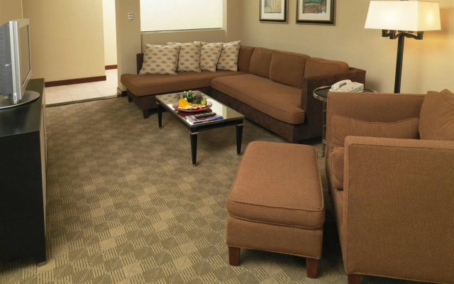 photo 4 of DoubleTree by Hilton Hotel Dallas – Love Field