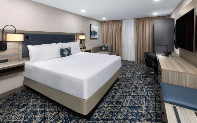 photo 4 of Wyndham DFW Airport