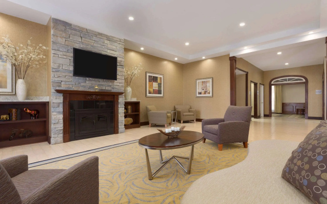 photo 3 of Wyndham Garden Grand Rapids Airport