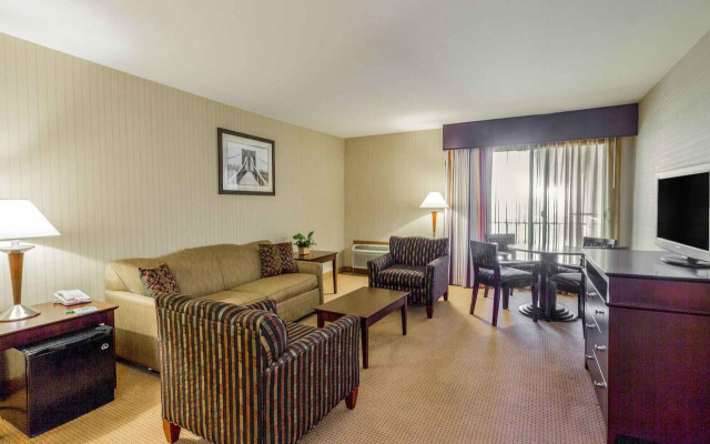 photo 5 of Wyndham Garden Hotel- Newark Airport