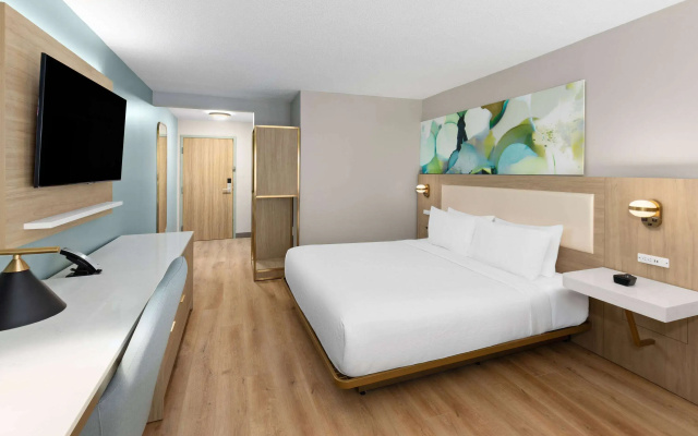 photo 3 of Wyndham Garden Louisville KY