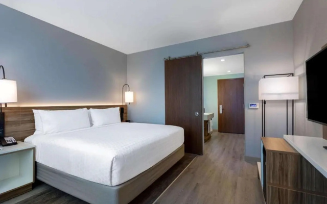 photo 3 of Wyndham Garden Miami International Airport
