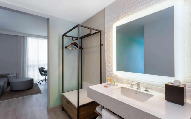 photo 4 of Wyndham Garden Miami International Airport