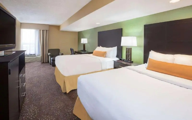 photo 3 of Wyndham Garden Sterling Heights