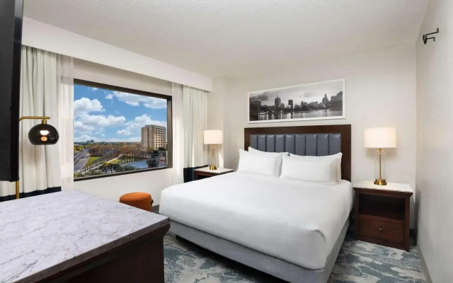 photo 3 of DoubleTree by Hilton Houston Medical Center Hotel & Suites