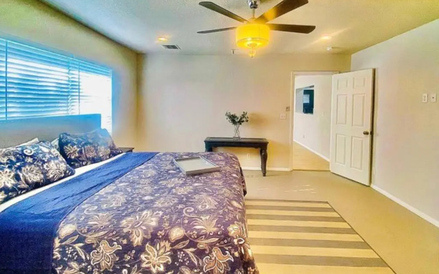 photo 3 of XL Fully Loaded 4Br 3BA Close to Beach & Downtown