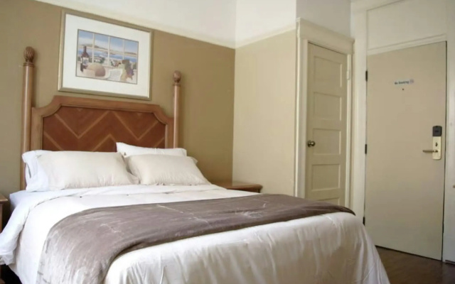 photo 2 of Yale Hotel