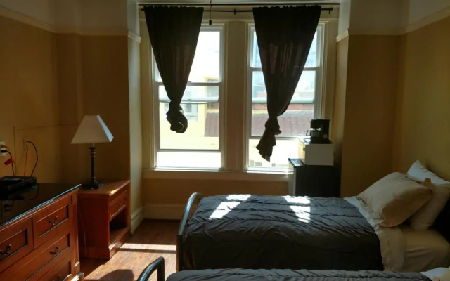 photo 5 of Yale Hotel