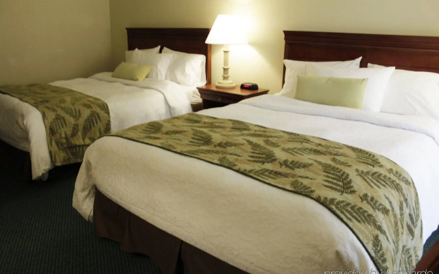 photo 2 of The Yankee Inn