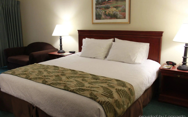 photo 3 of The Yankee Inn