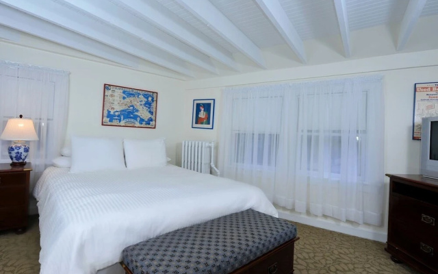 photo 5 of Yankee Peddler Inn