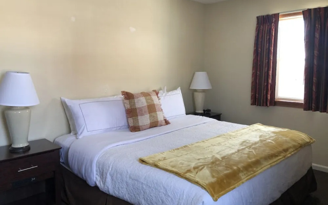 photo 4 of The Central Downtown Inn & Suites