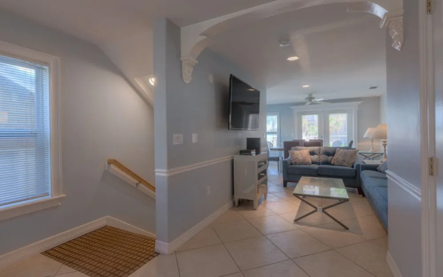 photo 2 of Yellow B - Pet Friendly - Beach Views