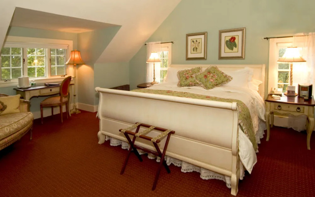 photo 3 of York Harbor Inn