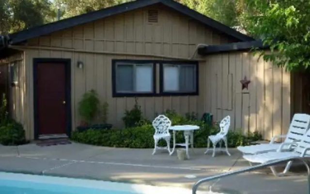 photo 5 of Yosemite Bed and Breakfast