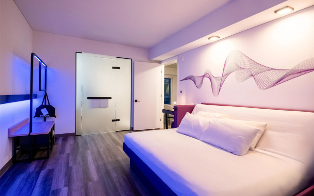 photo 4 of Yotel Miami