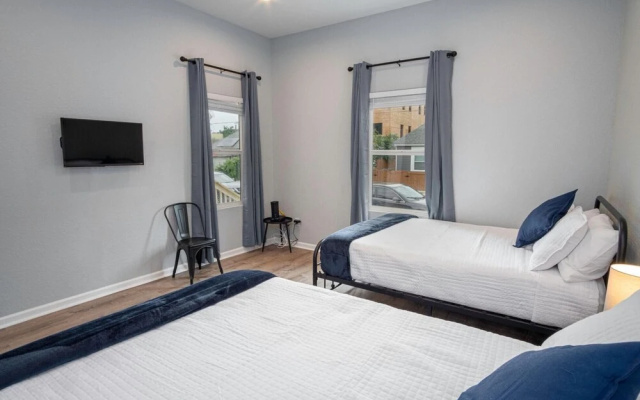 photo 4 of Your Dream Stay 4BR 2BA Near Downtown Riverwalk