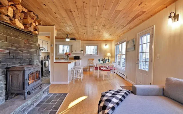 photo 3 of Your Ski Home: Powder Park Place - Upper Level. Close To Killington. Hot Tub. 4 Bedroom Home