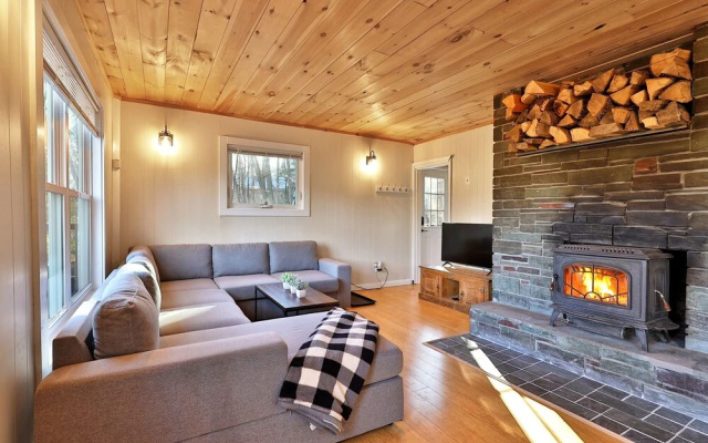 photo 5 of Your Ski Home: Powder Park Place - Upper Level. Close To Killington. Hot Tub. 4 Bedroom Home