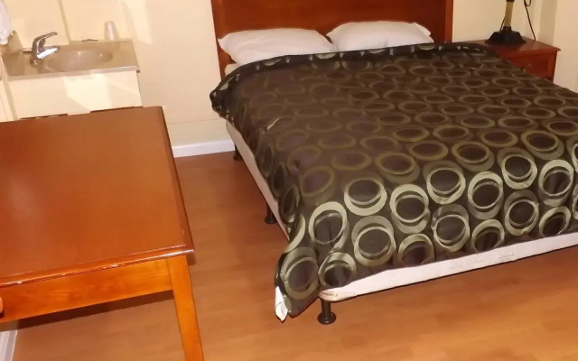 photo 4 of Elite Inn