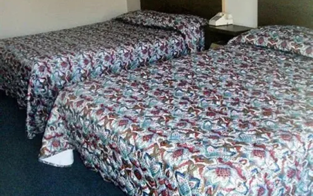 photo 5 of Zaby's Motor Lodge