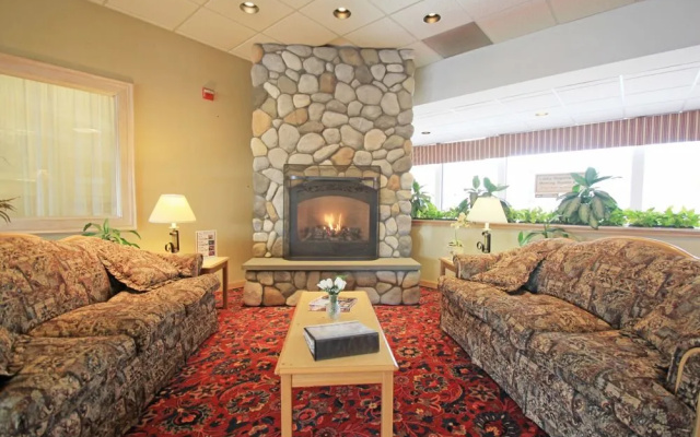 photo 2 of Zackery's Restaurant At Fireside Inn and Suites