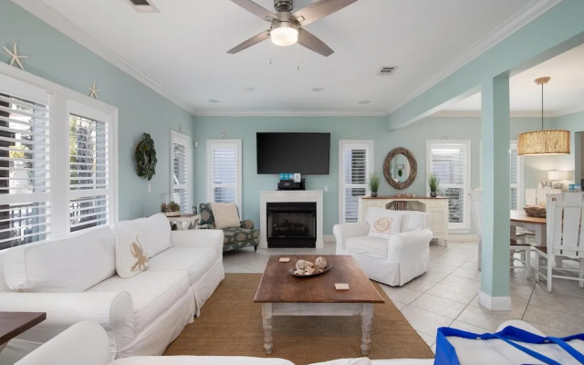 photo 3 of Z-Crest Hideaway By BlueSwell