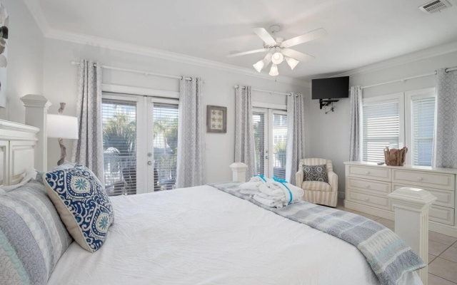 photo 5 of Z-Crest Hideaway By BlueSwell