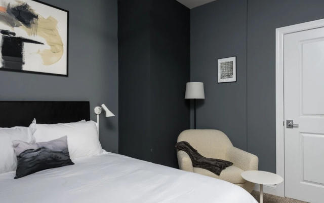 photo 4 of Bordeaux - Luxe LF Square Apts with Rooftop by Zencity