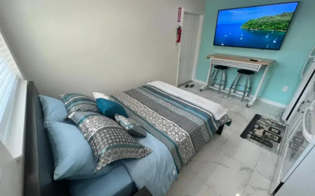 photo 2 of Zin Cozy Studio - 5 min to Beach