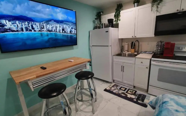 photo 3 of Zin Cozy Studio - 5 min to Beach