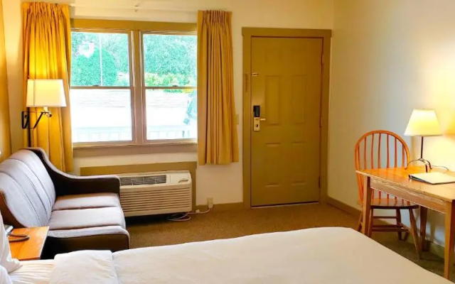 photo 4 of Berlin Heritage Inn