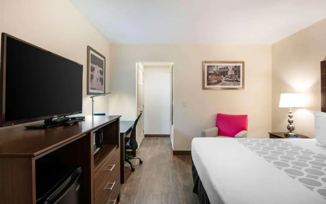 photo 4 of Zinn Inn