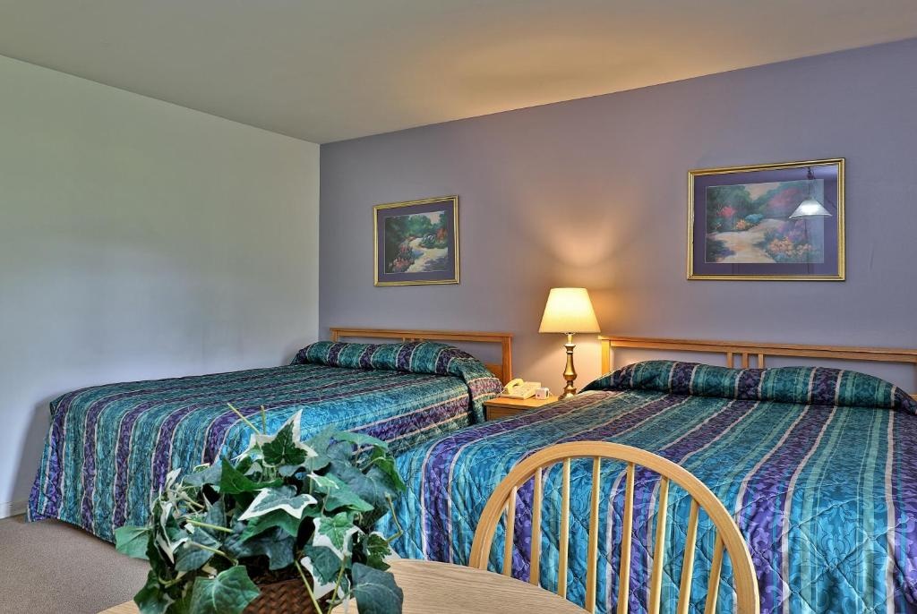 photo 1 of Cedarbrook Hotel Room w/2 doubles 101