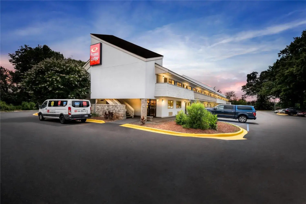 photo 1 of Econo Lodge Charlotte Airport