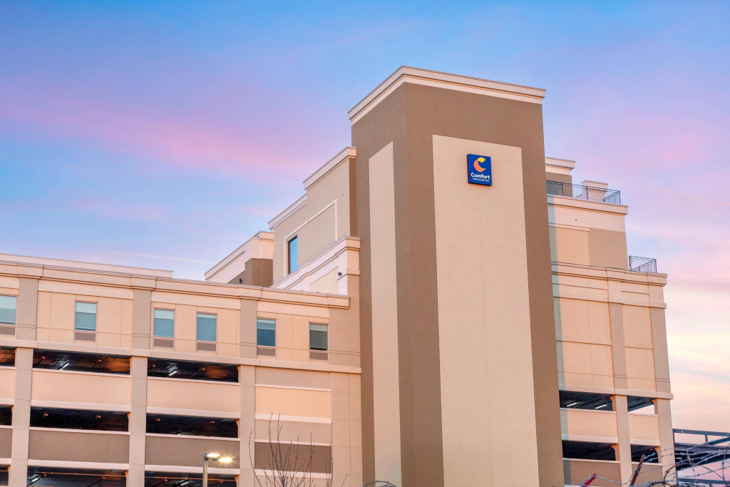 photo 1 of Four Points by Sheraton Newark Airport