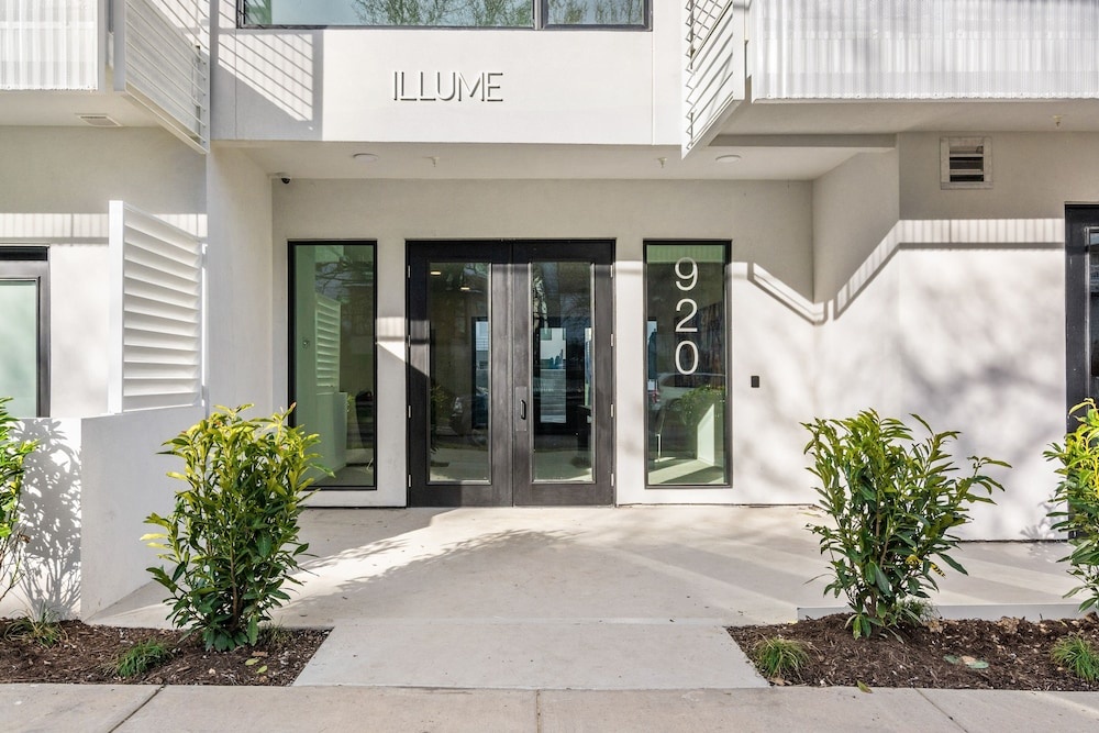 photo 1 of Lllume Chic Gulch View Community Gym & Pool 1 Bedroom Condo