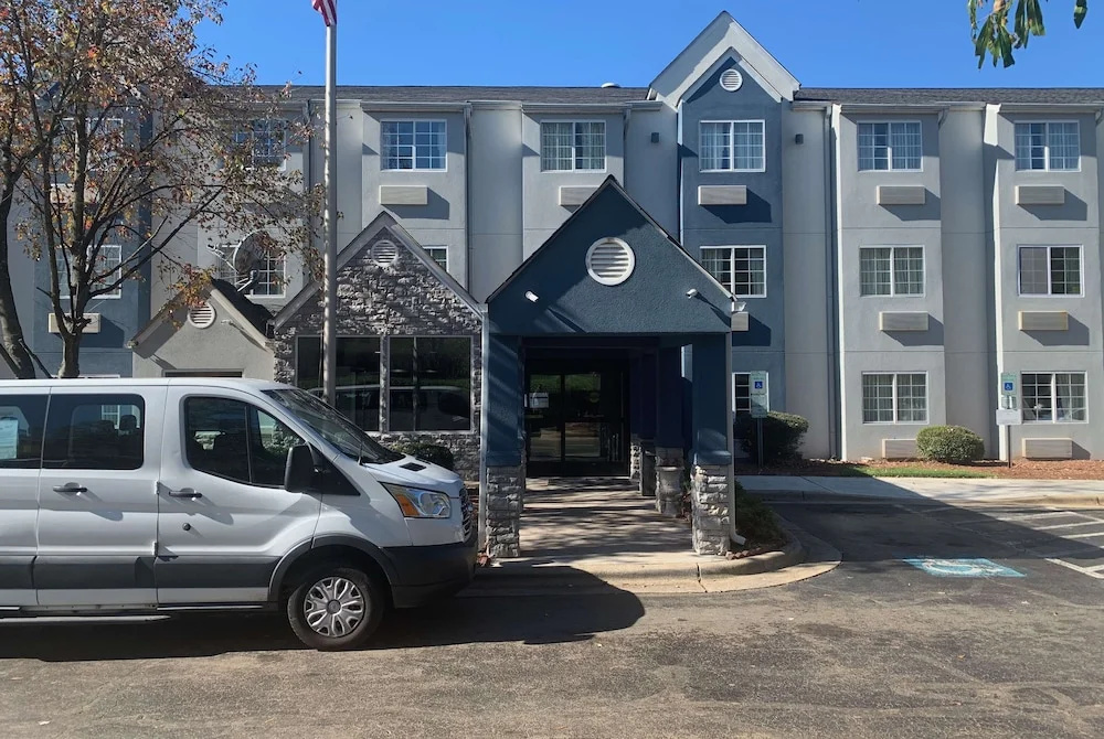 photo 1 of Microtel Inn & Suites by Wyndham Charlotte Airport