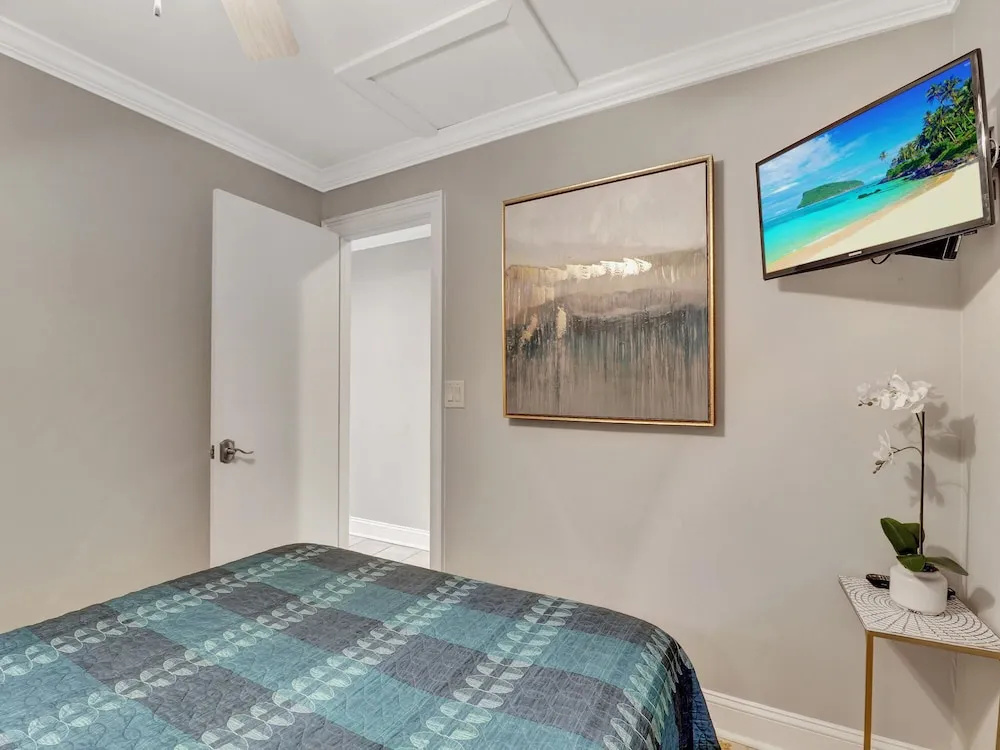 photo 1 of The Breakers Oceanfront 1 Bedroom Villas