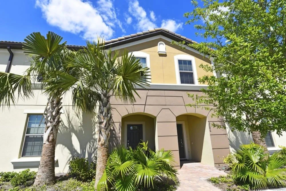 photo 1 of Windsor at Westside 2082