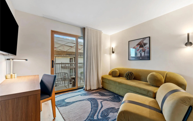 Suite with balcony