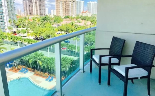 Apartment with pool view