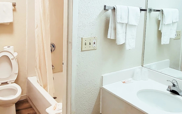 Standard Quadruple Suite